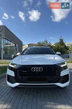 Внедорожник / Кроссовер Audi Q8 2019 в 