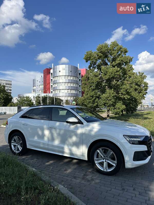 Позашляховик / Кросовер Audi Q8 2019 в Києві