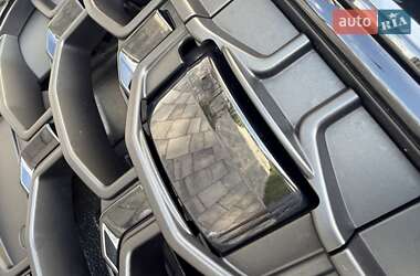 Внедорожник / Кроссовер Audi Q8 2024 в 