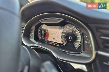 Позашляховик / Кросовер Audi Q8 2021 в 