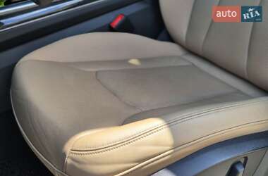 Позашляховик / Кросовер Audi Q8 2021 в 