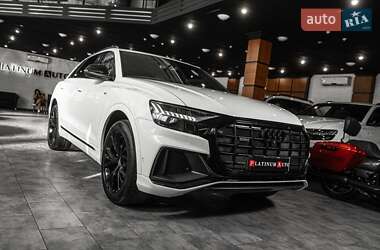 Внедорожник / Кроссовер Audi Q8 2021 в 