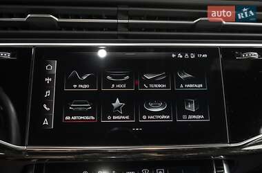 Внедорожник / Кроссовер Audi Q8 2021 в 