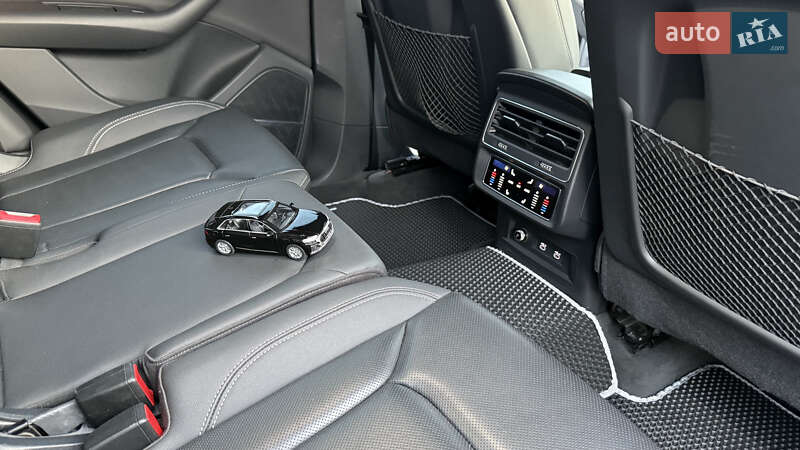 Внедорожник / Кроссовер Audi Q8 2021 в Киеве