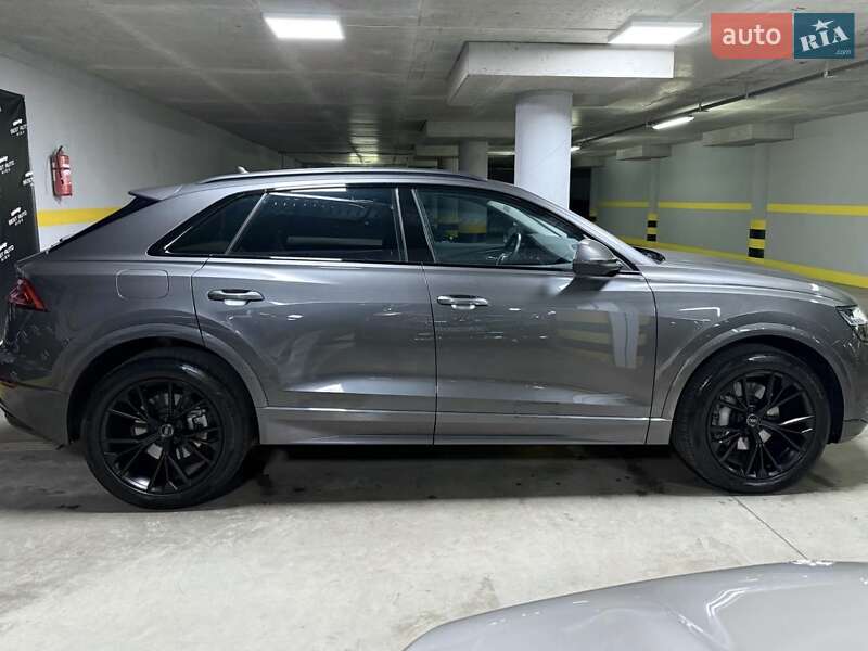 Позашляховик / Кросовер Audi Q8 2019 в Києві