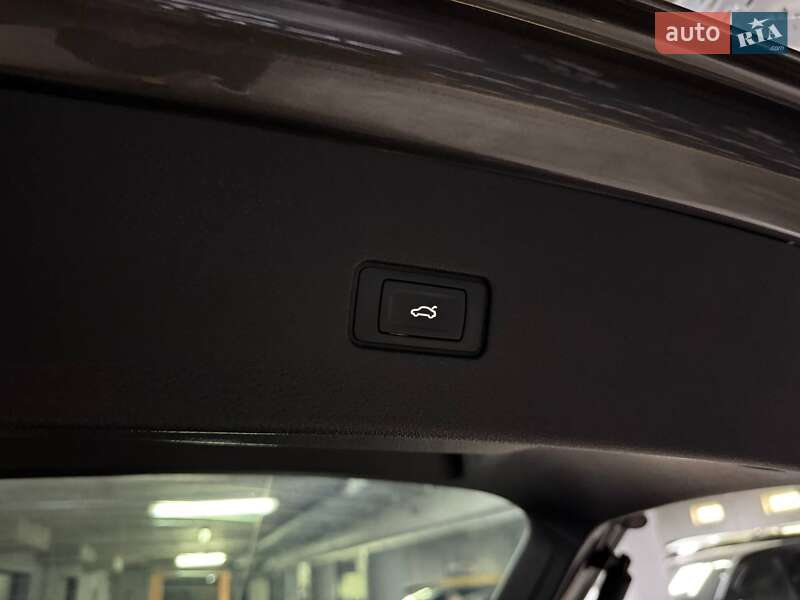 Позашляховик / Кросовер Audi Q8 2019 в Києві