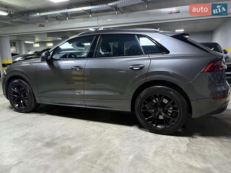 Позашляховик / Кросовер Audi Q8 2019 в Києві