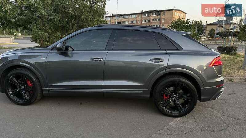 Внедорожник / Кроссовер Audi Q8 2018 в Киеве