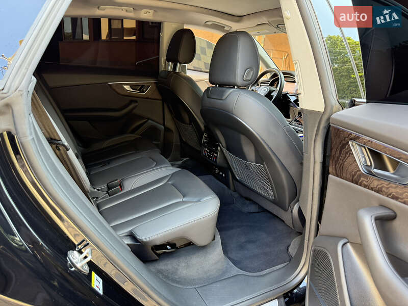 Внедорожник / Кроссовер Audi Q8 2019 в Измаиле