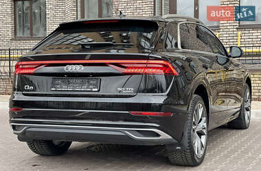 Внедорожник / Кроссовер Audi Q8 2021 в 