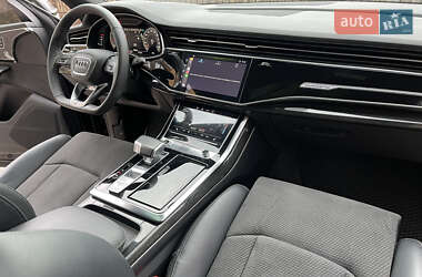 Внедорожник / Кроссовер Audi Q8 2021 в 