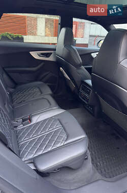 Внедорожник / Кроссовер Audi Q8 2022 в 