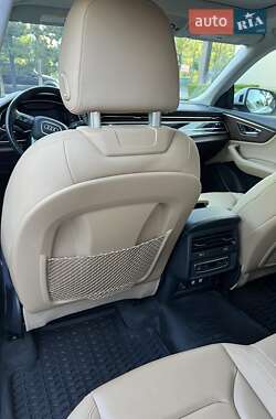 Внедорожник / Кроссовер Audi Q8 2019 в Ужгороде