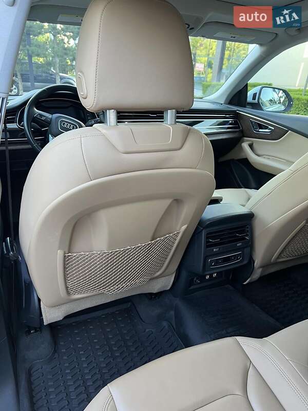 Внедорожник / Кроссовер Audi Q8 2019 в Ужгороде