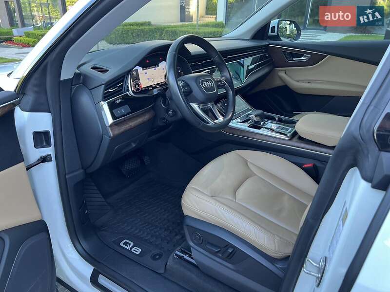 Внедорожник / Кроссовер Audi Q8 2019 в Ужгороде
