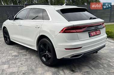 Внедорожник / Кроссовер Audi Q8 2018 в 