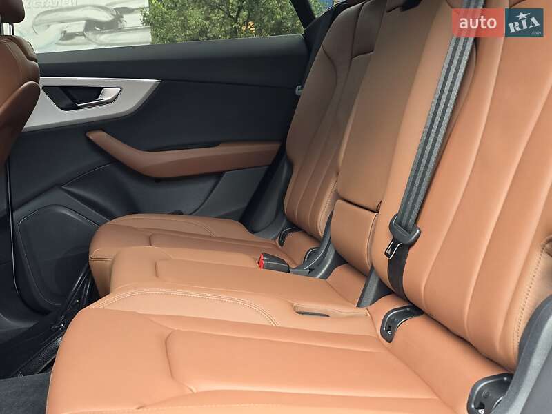 Внедорожник / Кроссовер Audi Q8 2024 в Киеве