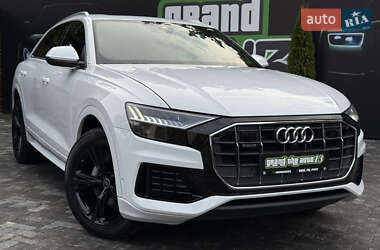 Внедорожник / Кроссовер Audi Q8 2023 в 