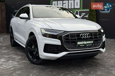 Внедорожник / Кроссовер Audi Q8 2023 в 