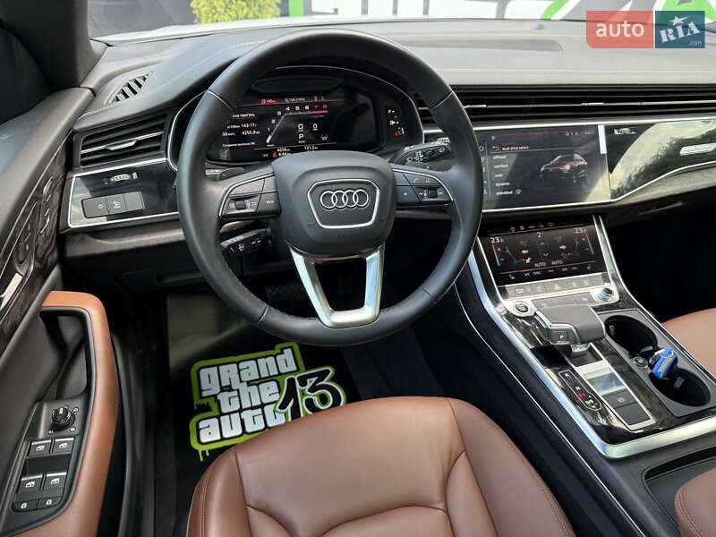 Внедорожник / Кроссовер Audi Q8 2023 в Киеве