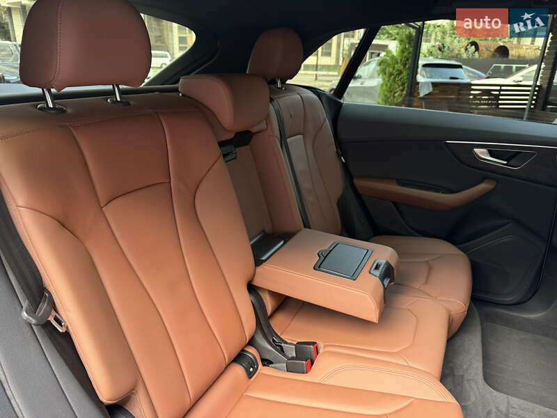 Внедорожник / Кроссовер Audi Q8 2023 в Киеве