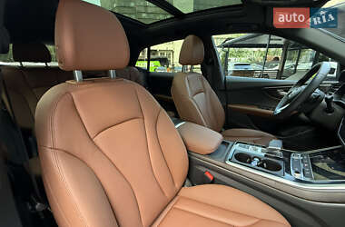 Внедорожник / Кроссовер Audi Q8 2023 в 