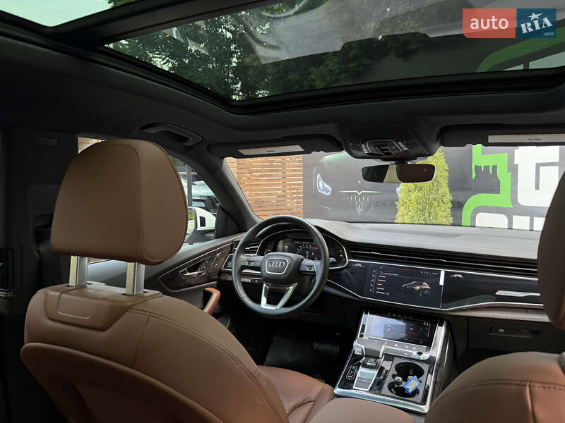 Внедорожник / Кроссовер Audi Q8 2023 в Киеве