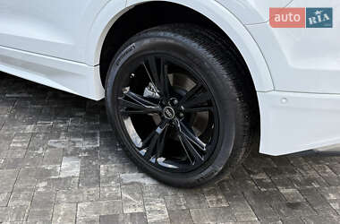 Внедорожник / Кроссовер Audi Q8 2023 в 