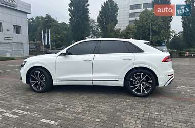 Внедорожник / Кроссовер Audi Q8 2021 в 
