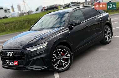 Внедорожник / Кроссовер Audi Q8 2021 в 
