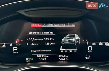 Внедорожник / Кроссовер Audi Q8 2021 в 