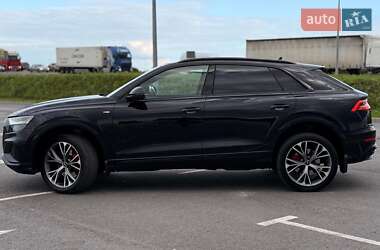 Внедорожник / Кроссовер Audi Q8 2021 в 
