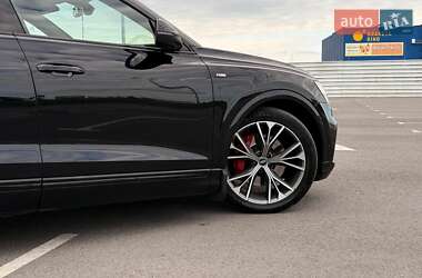 Внедорожник / Кроссовер Audi Q8 2021 в 