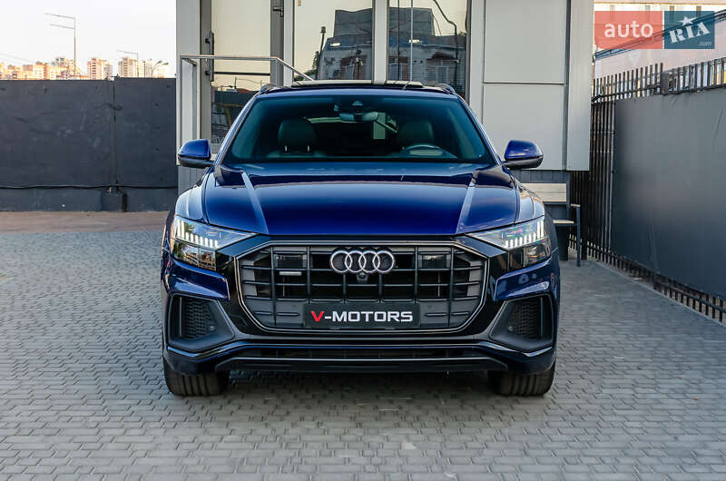 Внедорожник / Кроссовер Audi Q8 2019 в Киеве