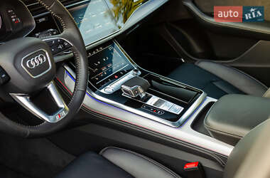 Внедорожник / Кроссовер Audi Q8 2019 в 