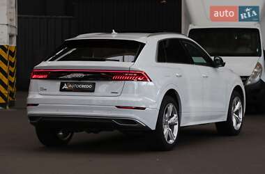Внедорожник / Кроссовер Audi Q8 2022 в 