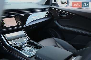 Внедорожник / Кроссовер Audi Q8 2022 в 