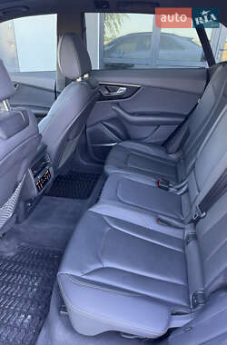 Внедорожник / Кроссовер Audi Q8 2023 в 