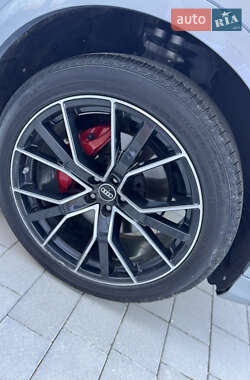 Внедорожник / Кроссовер Audi Q8 2023 в 