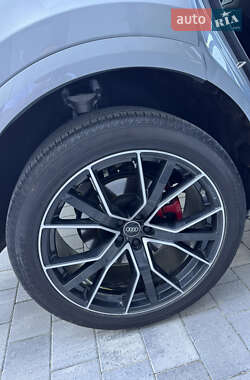 Внедорожник / Кроссовер Audi Q8 2023 в 