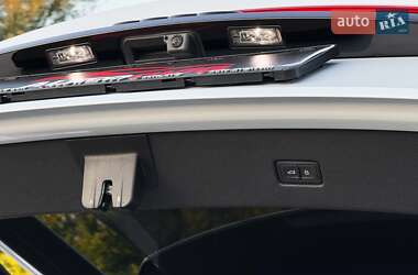 Внедорожник / Кроссовер Audi Q8 2020 в 