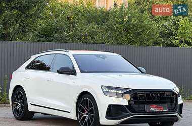 Внедорожник / Кроссовер Audi Q8 2020 в 