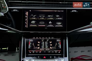 Внедорожник / Кроссовер Audi Q8 2020 в 