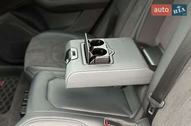 Внедорожник / Кроссовер Audi Q8 2021 в 
