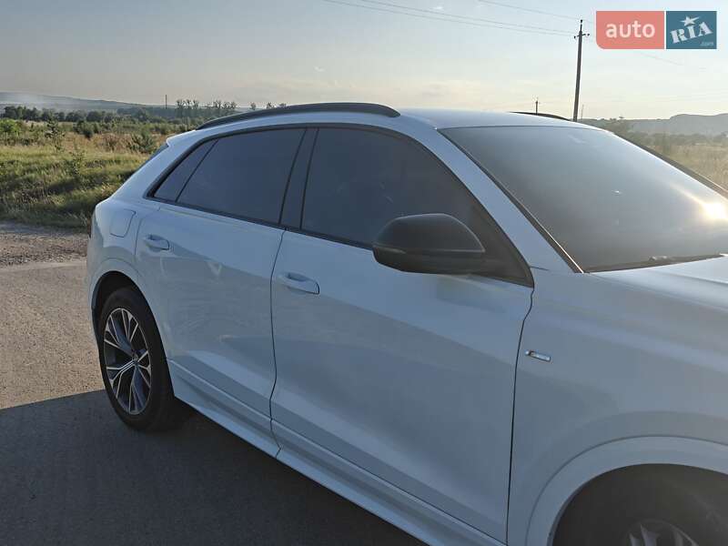 Внедорожник / Кроссовер Audi Q8 2019 в Жовкве