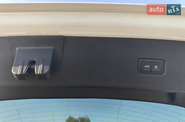 Внедорожник / Кроссовер Audi Q8 2019 в 