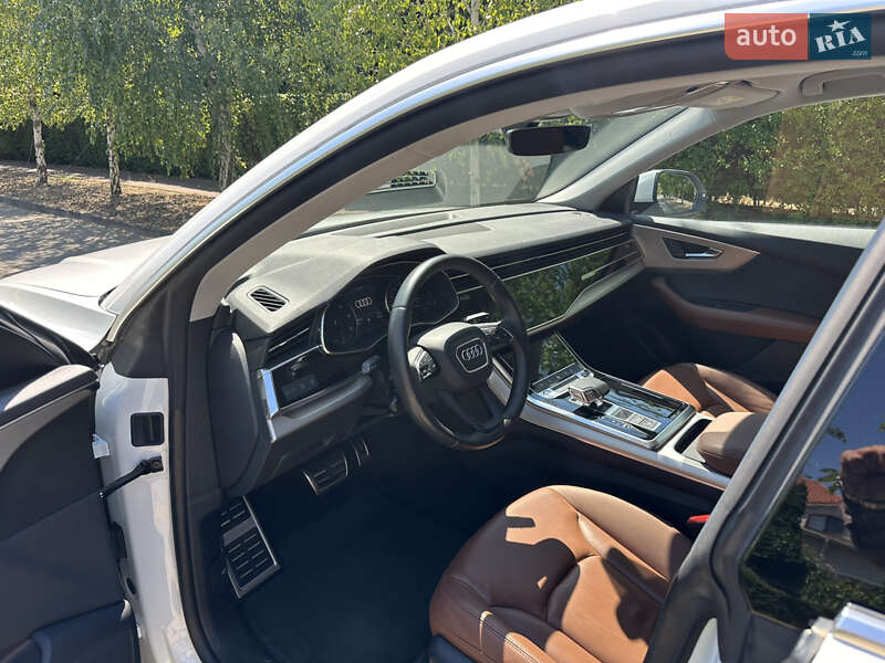 Внедорожник / Кроссовер Audi Q8 2020 в Одессе