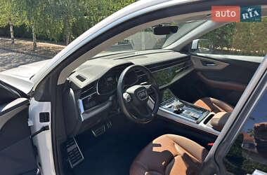 Внедорожник / Кроссовер Audi Q8 2020 в 