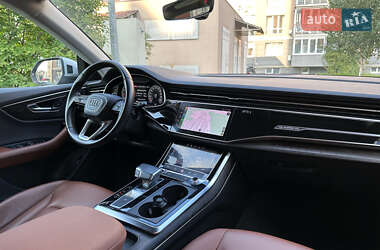 Внедорожник / Кроссовер Audi Q8 2022 в 