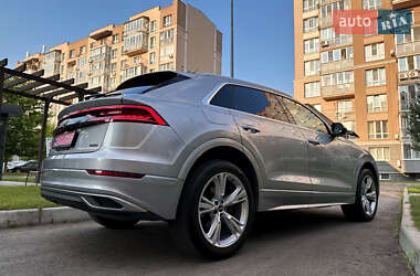 Внедорожник / Кроссовер Audi Q8 2022 в 